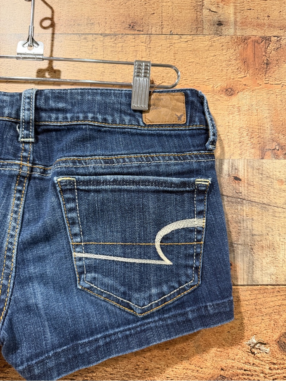 American Eagle Outfitters Dark Blue Denim  Stretch Shortie Shorts Size 2 - Picture 3 of 4